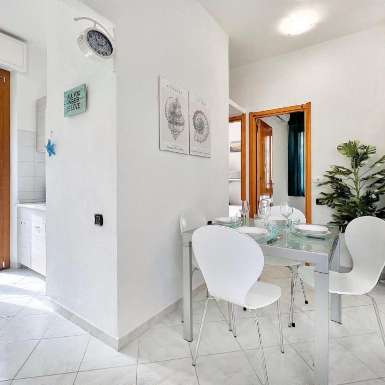 FREE Parking - Right in the Heart of the City - Soggiorno Semplice - Two-Bedroom Apartment with Garden View - 31
