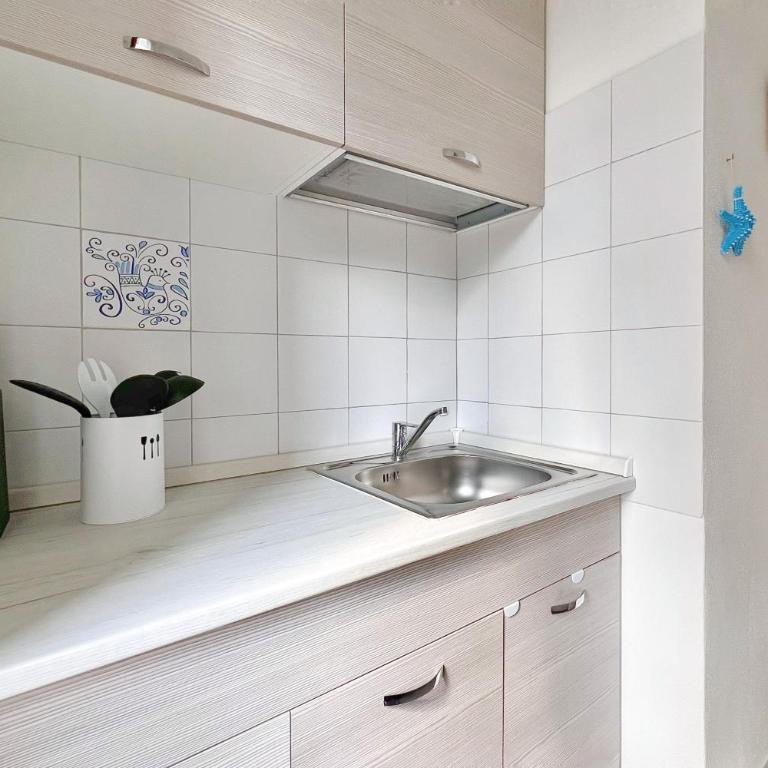 FREE Parking - Right in the Heart of the City - Soggiorno Semplice - Two-Bedroom Apartment with Garden View - 15