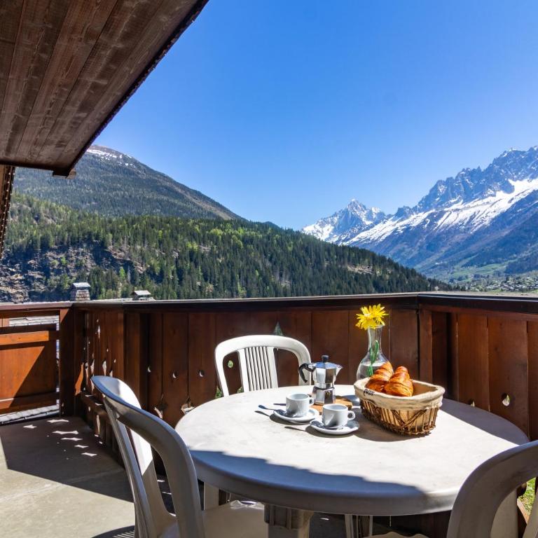 Apt Bellachat 10 for 4 with Pool & 120m to lift - Happy Rentals - Appartement avec Balcon - 11