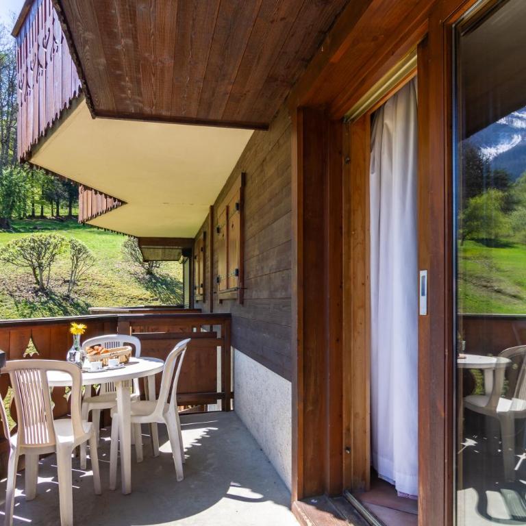 Apt Bellachat 10 for 4 with Pool & 120m to lift - Happy Rentals - Appartement avec Balcon - 12