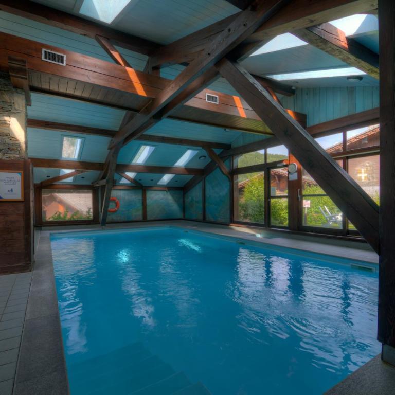Apt Bellachat 10 for 4 with Pool & 120m to lift - Happy Rentals - Appartement avec Balcon - 24