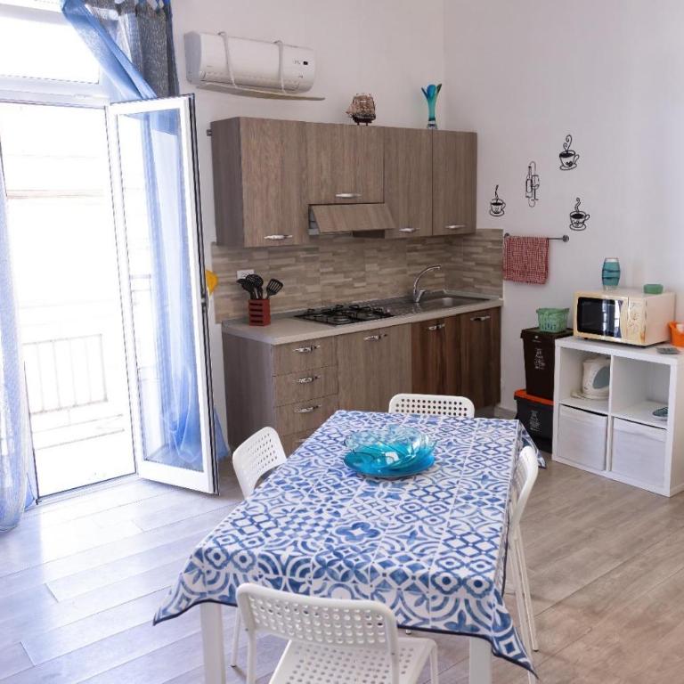 Disiu Case Vacanza - Appartamento con 1 Camera da Letto, Vista Mare e Balcone - 7