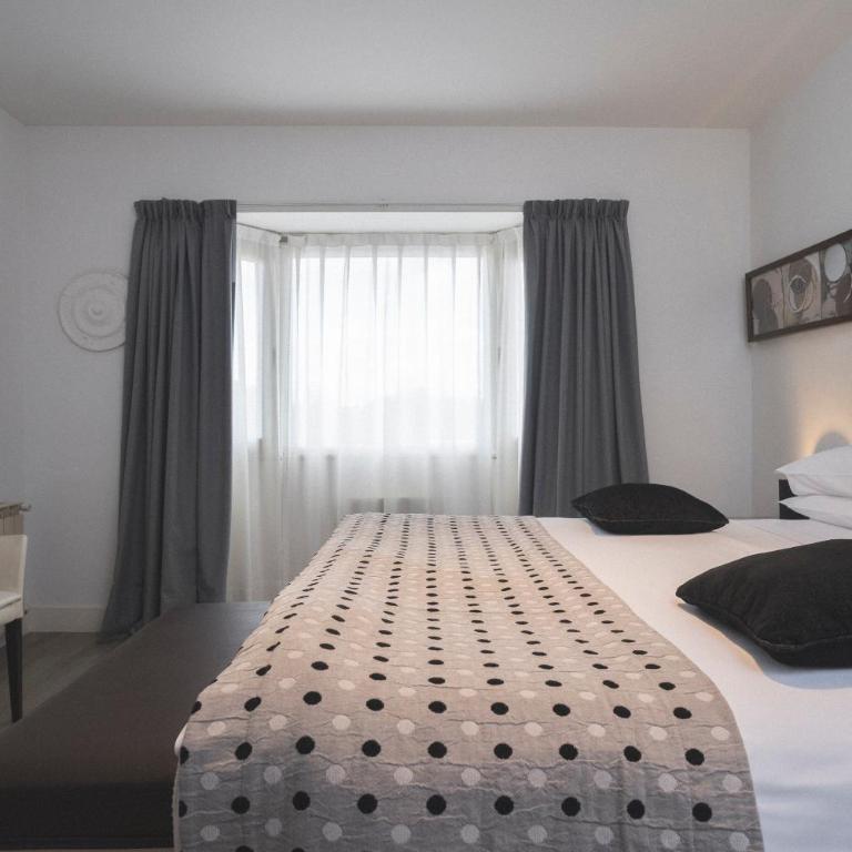 Hotel Tolosa - Standard Double or Twin Room - 2