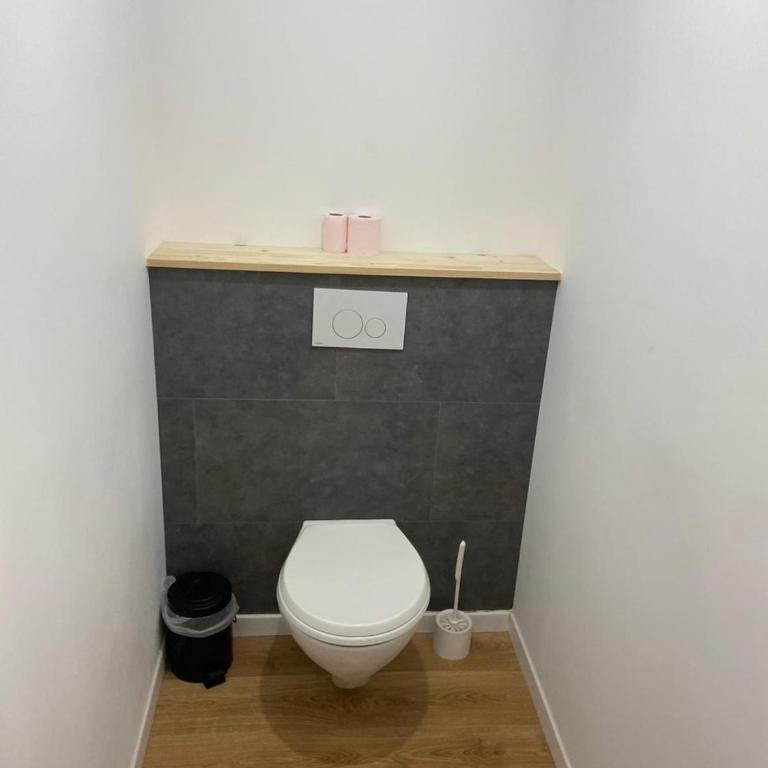Télétravail · 4 suites (sdb) · Bureaux · Terrasse - Villa - 42