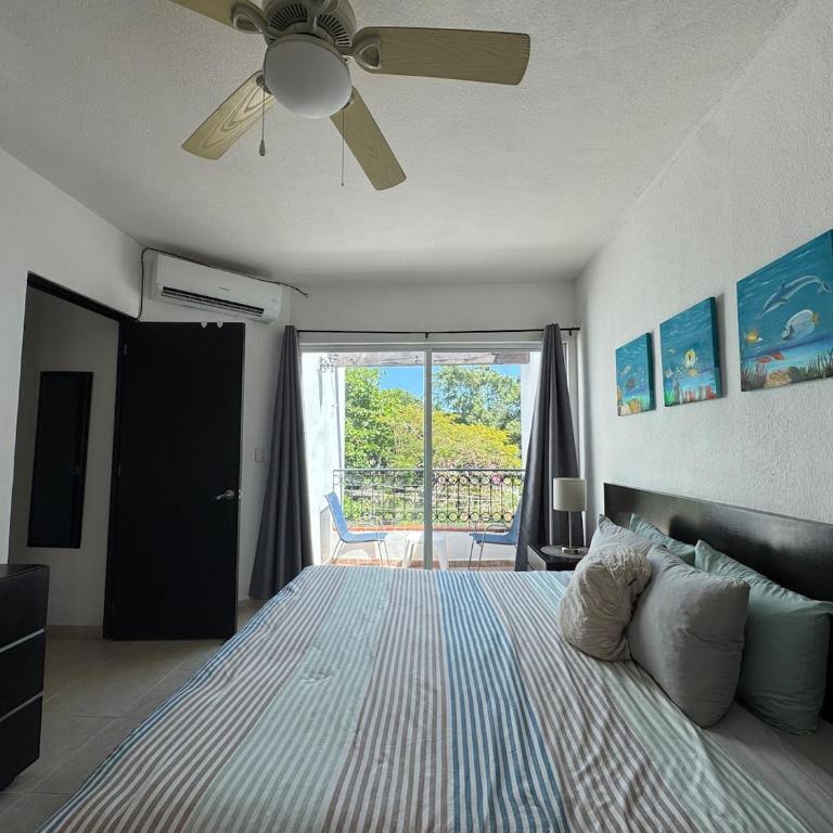 Desirable Location, Private Terrace Overlook Pool - Single Room - 29