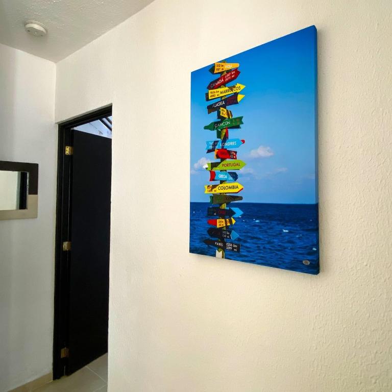 Desirable Location, Private Terrace Overlook Pool - Single Room - 6