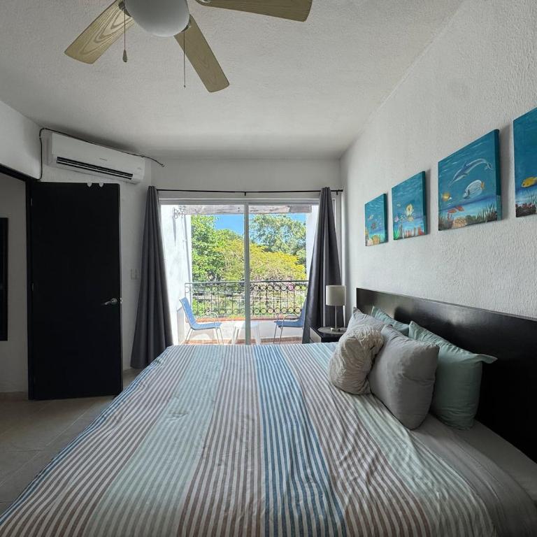 Desirable Location, Private Terrace Overlook Pool - Single Room - 31