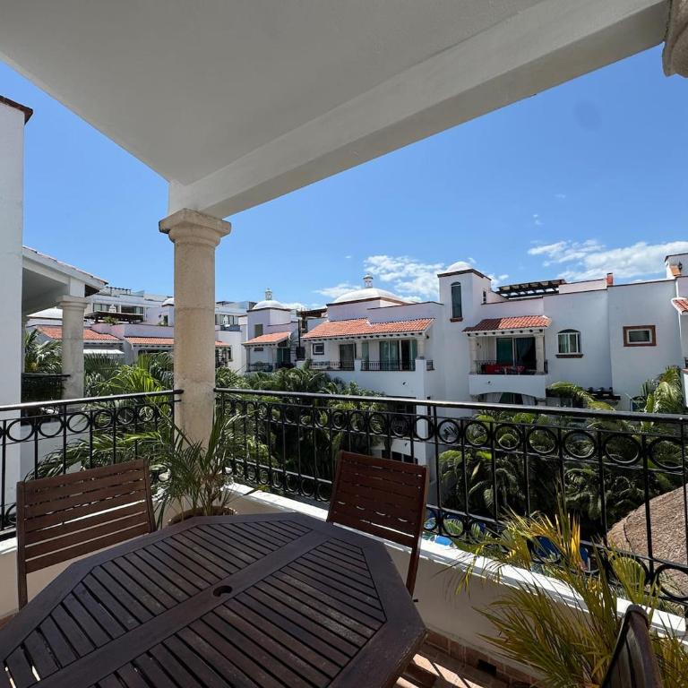 Desirable Location, Private Terrace Overlook Pool - Single Room - 58