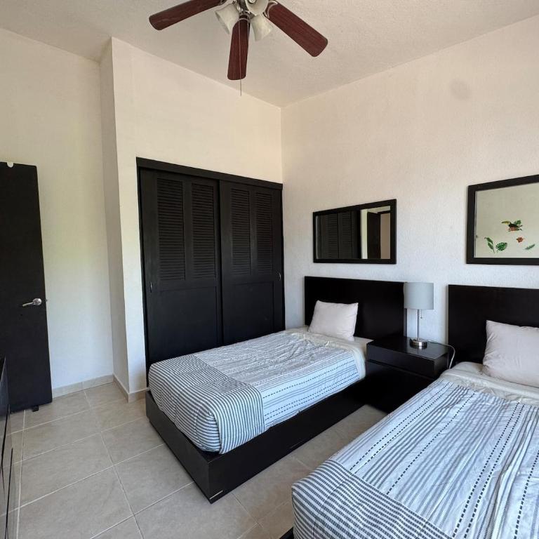 Desirable Location, Private Terrace Overlook Pool - Single Room - 38