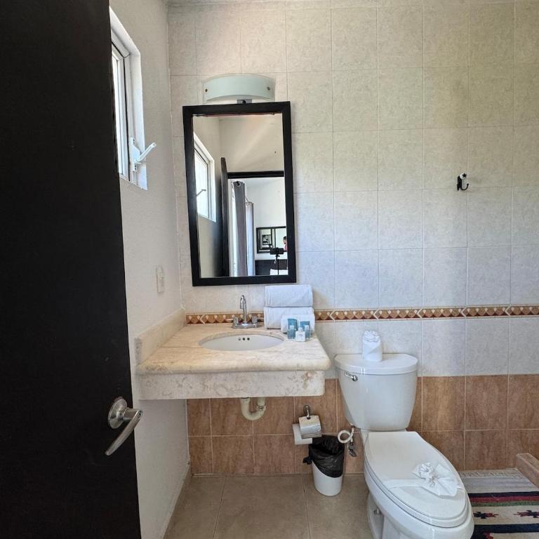 Desirable Location, Private Terrace Overlook Pool - Single Room - 46