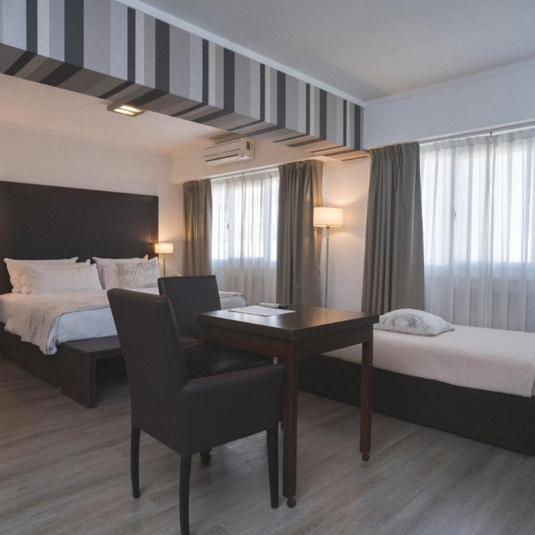 Hotel Tolosa - Superior Triple Room - 4