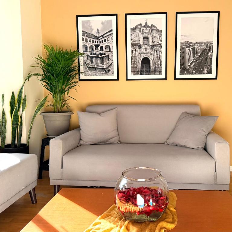 Stylish Spacious Suite near La Carolina Park - Quicentro Prime Location - One-Bedroom Apartment - 2
