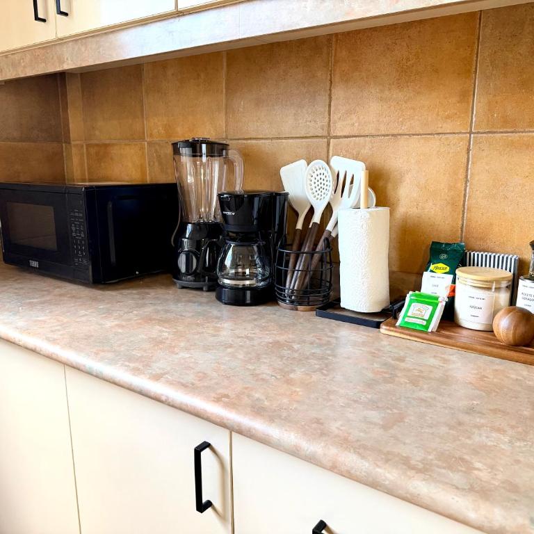 Stylish Spacious Suite near La Carolina Park - Quicentro Prime Location - One-Bedroom Apartment - 16