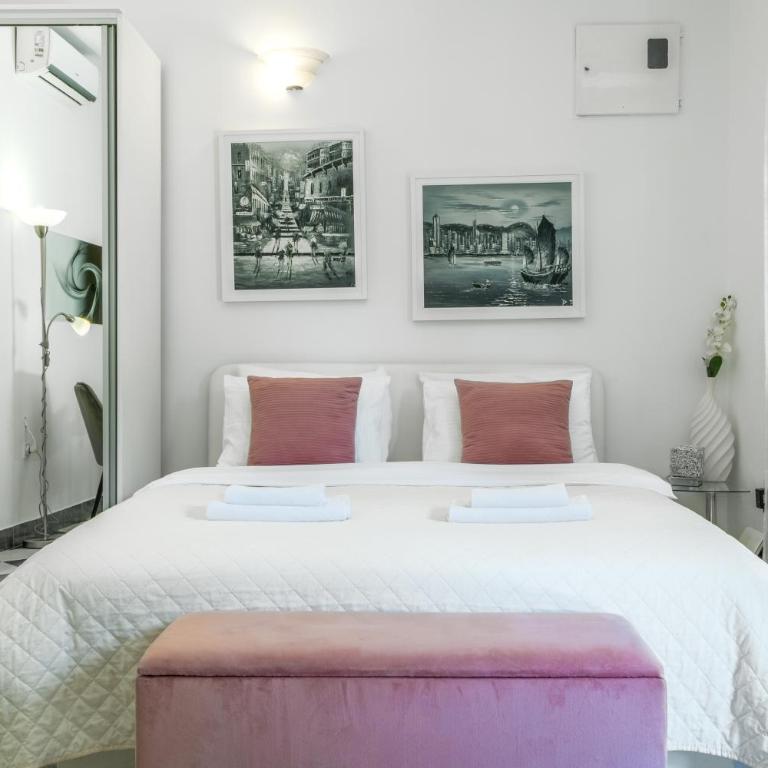 S&P City Center Apartments - Studio with Patio - 6