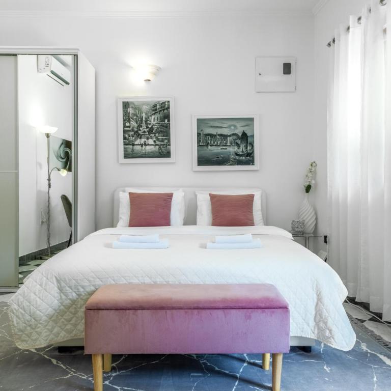 S&P City Center Apartments - Studio with Patio - 10