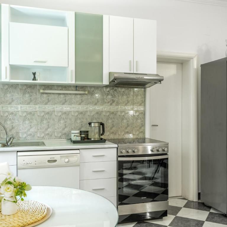 S&P City Center Apartments - Studio with Patio - 22