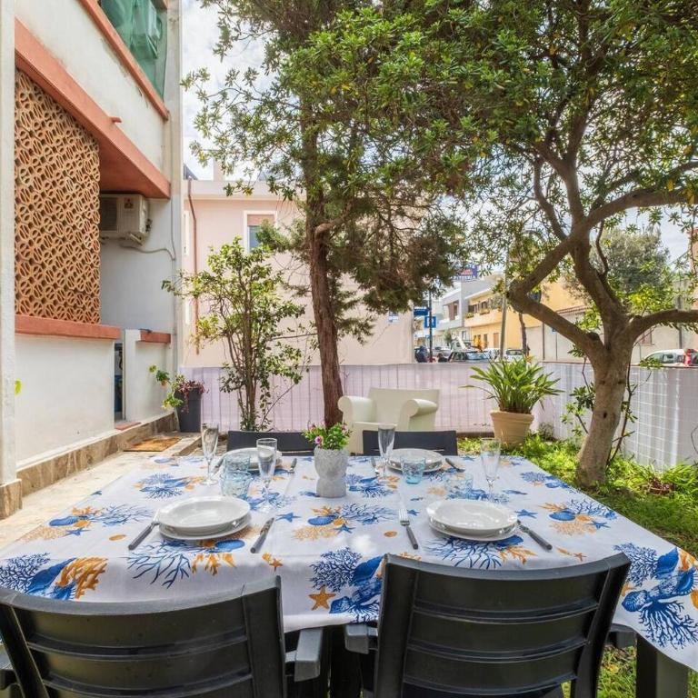 FREE Parking - Right in the Heart of the City - Soggiorno Semplice - Two-Bedroom Apartment with Garden View - 4