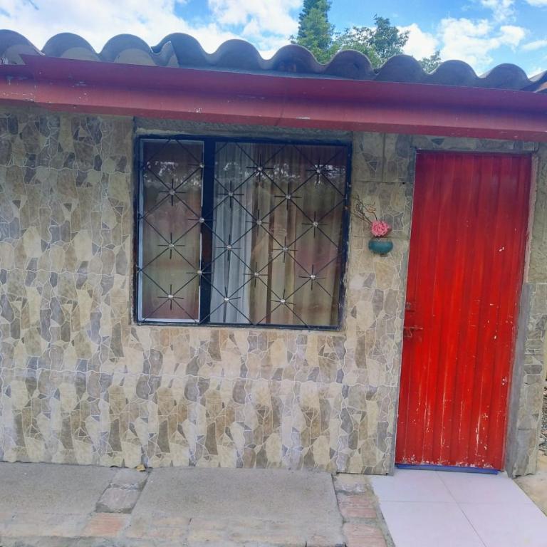 Comodo chalet, en una muy buena ubicación y rodeado de jardines - Apartamento de 3 dormitorios - 5