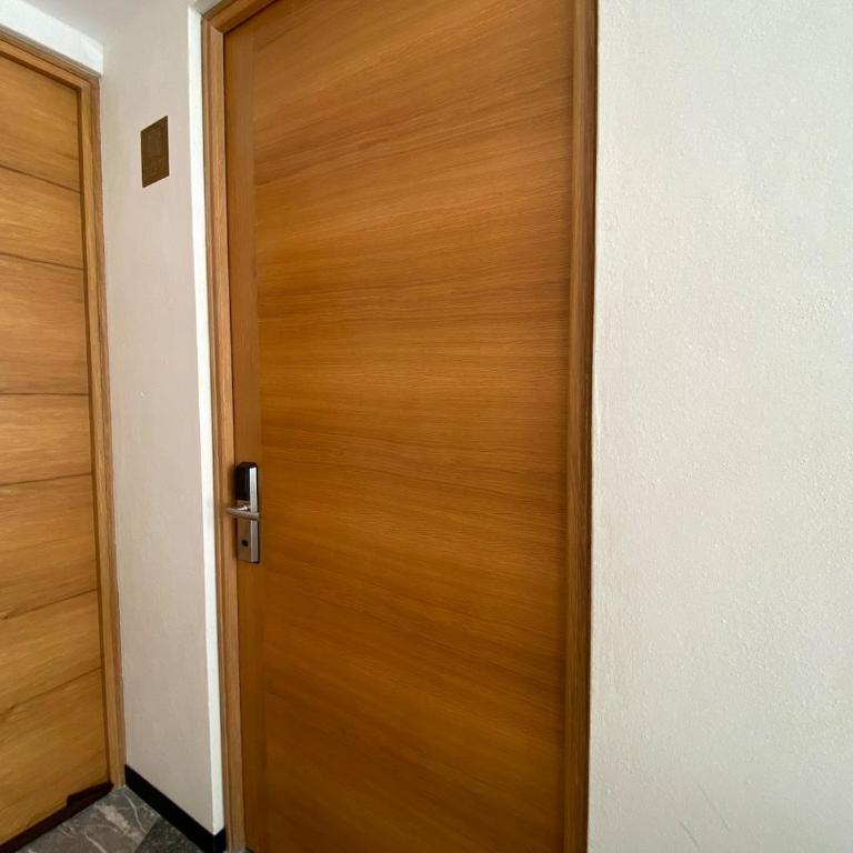 Ocean Front! Amazing Rooftop Pool, Walk to Fifth! - Single Room - 19