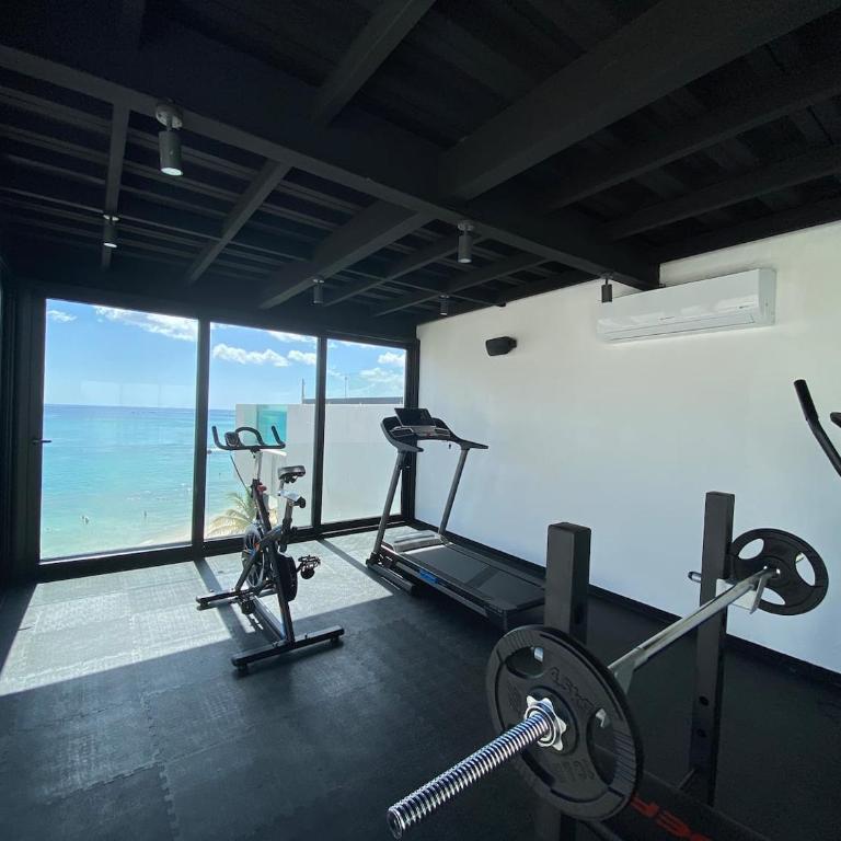 Ocean Front! Amazing Rooftop Pool, Walk to Fifth! - Single Room - 71