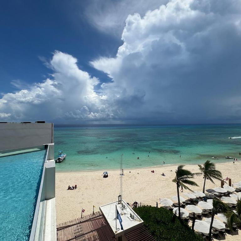Ocean Front! Amazing Rooftop Pool, Walk to Fifth! - Single Room - 3