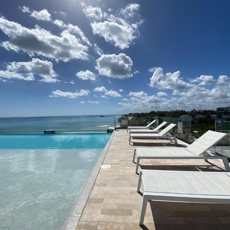 Ocean Front! Amazing Rooftop Pool, Walk to Fifth! - Single Room - 61