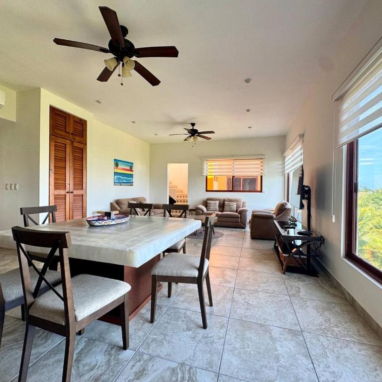Quiet Location, Large Condo With Private Terrace - Single Room - 20