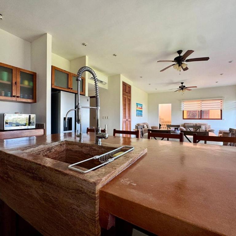 Quiet Location, Large Condo With Private Terrace - Single Room - 15