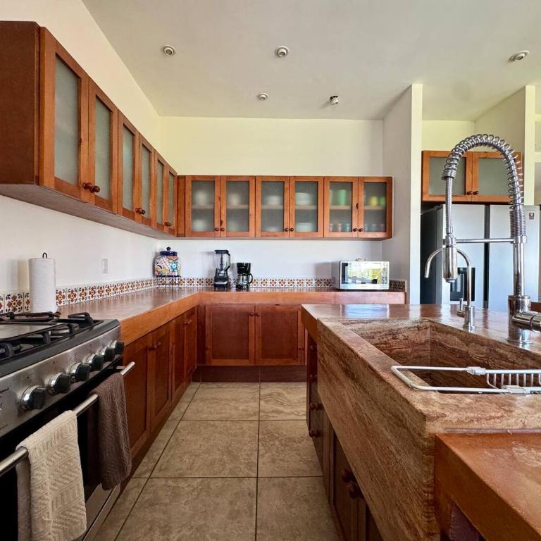 Quiet Location, Large Condo With Private Terrace - Single Room - 14