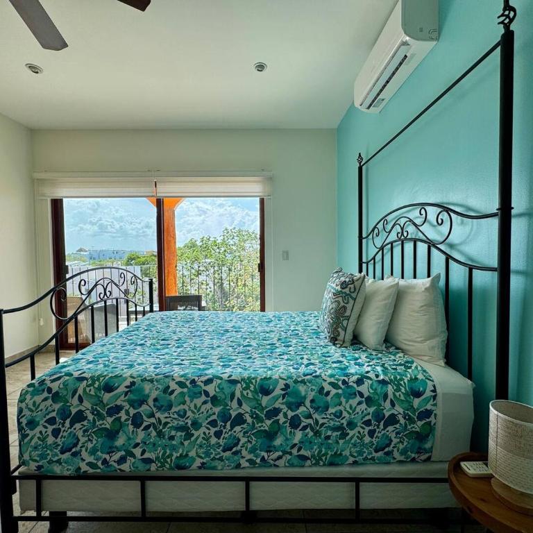 Quiet Location, Large Condo With Private Terrace - Single Room - 24