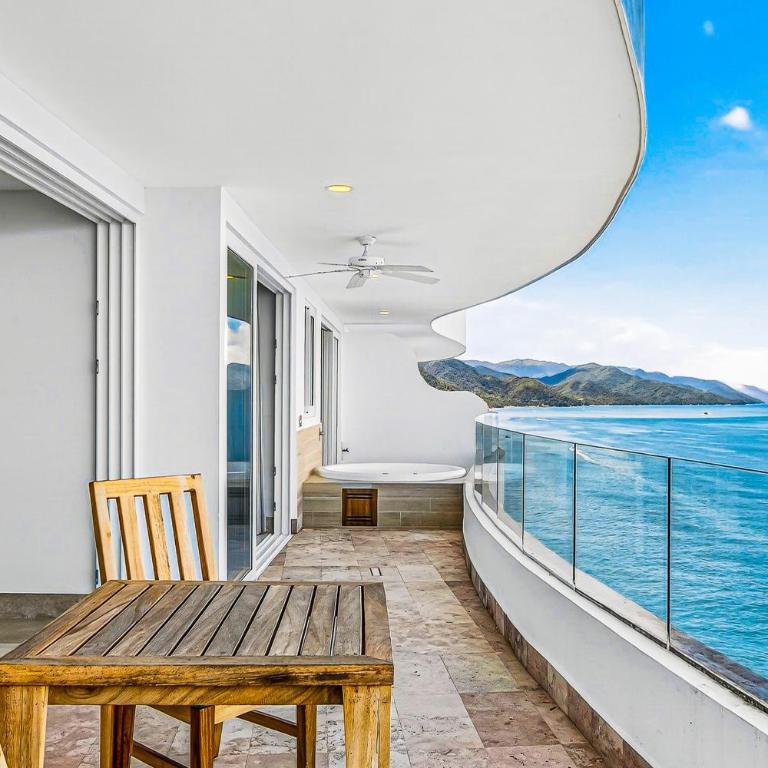 Modern condo with ocean views, rooftop infinity pool & central AC - Casa - 20