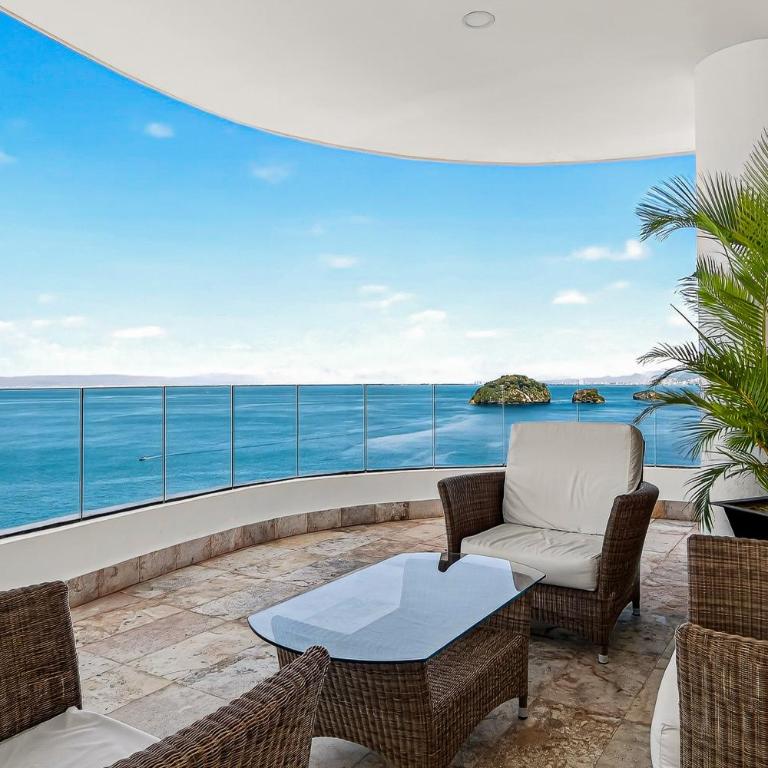 Modern condo with ocean views, rooftop infinity pool & central AC - Casa - 24