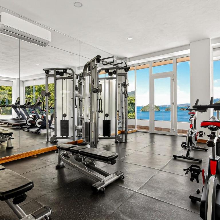 Modern condo with ocean views, rooftop infinity pool & central AC - Casa - 38