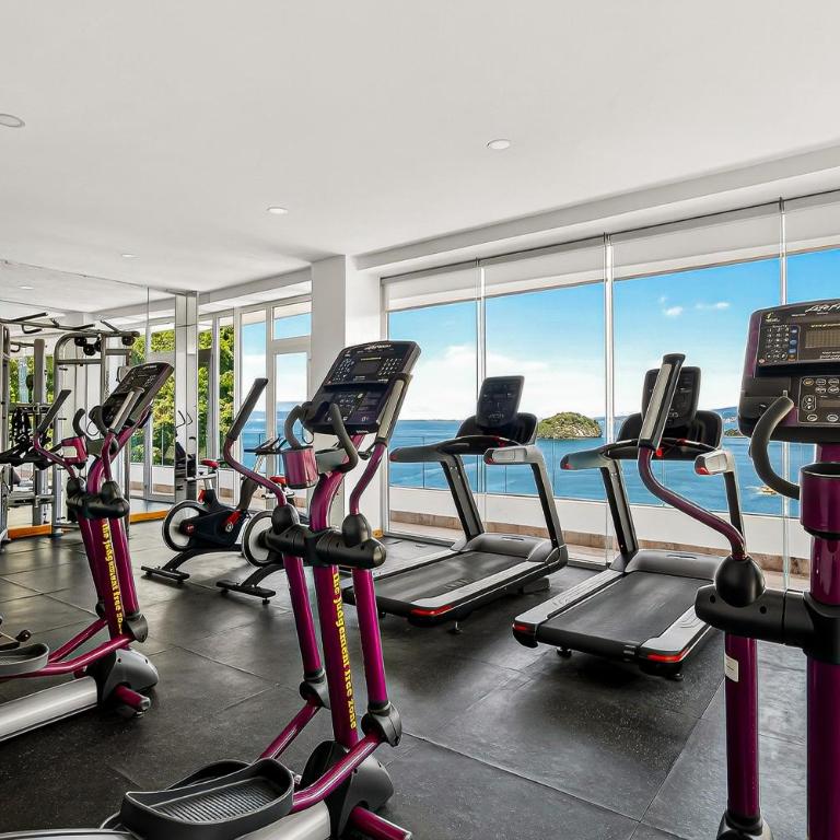 Modern condo with ocean views, rooftop infinity pool & central AC - Casa - 39
