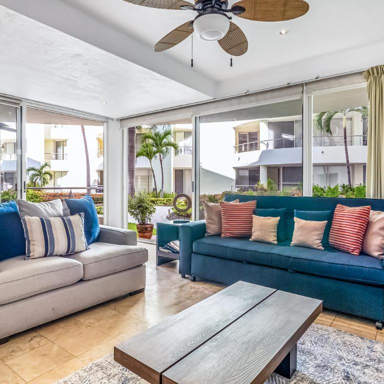 Ground-floor condo with resort pool, balcony, & pool tables - Casa - 5