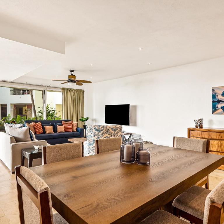 Ground-floor condo with resort pool, balcony, & pool tables - Casa - 13