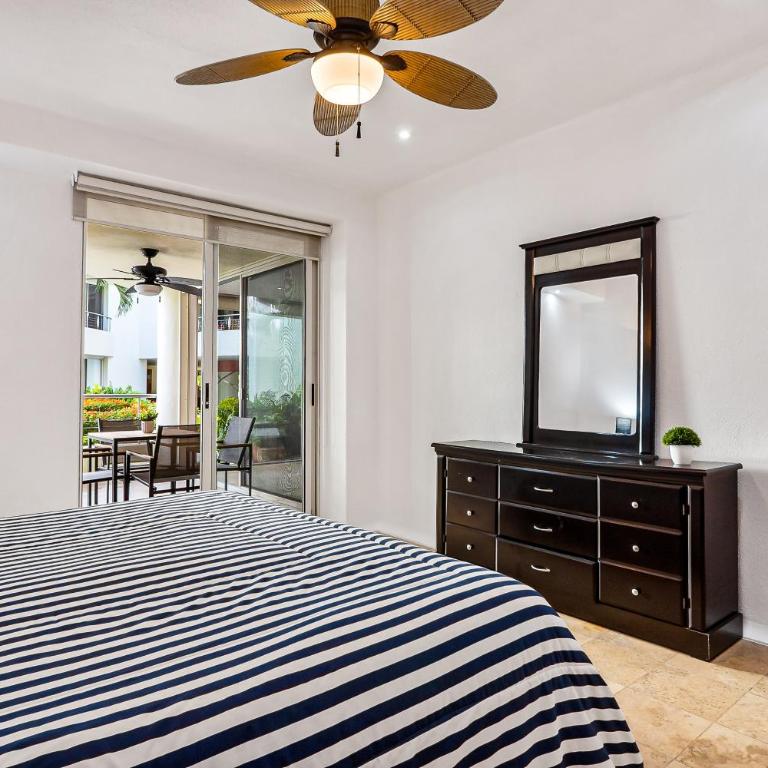 Ground-floor condo with resort pool, balcony, & pool tables - Casa - 17