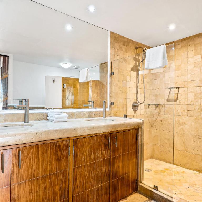Ground-floor condo with resort pool, balcony, & pool tables - Casa - 22