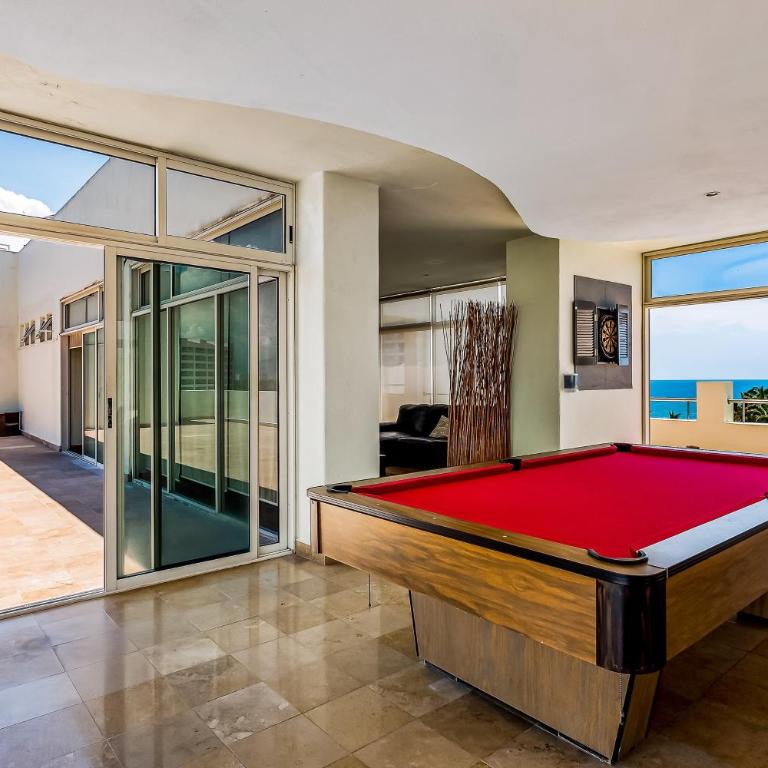 Ground-floor condo with resort pool, balcony, & pool tables - Casa - 23