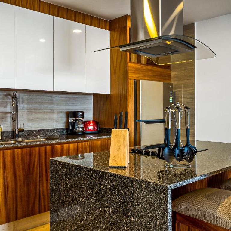 Exquisite condo with panoramic ocean views, amazing pool & balcony - Casa - 9