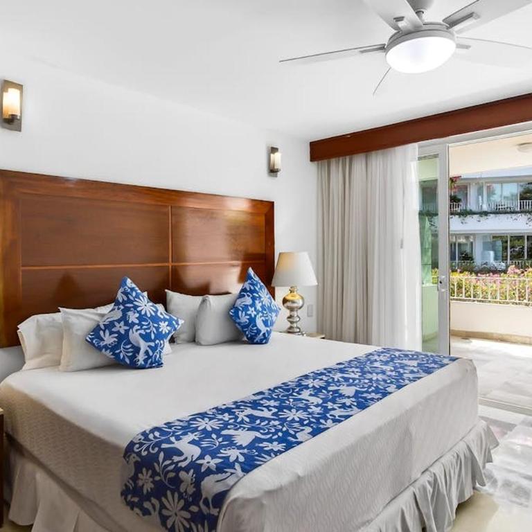 Luxurious partial ocean-view suite with 3 pools, hot tub, gym & balcony - Vacation Home - 13