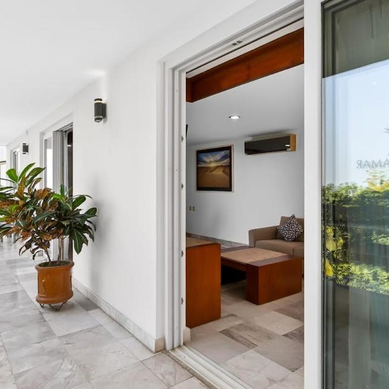 Luxurious partial ocean-view suite with 3 pools, hot tub, gym & balcony - Vacation Home - 21