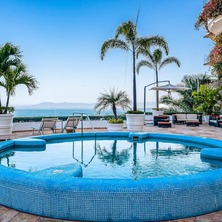 Partial ocean-view suite with 3 pools, hot tub, spa & balcony - Vacation Home - 38