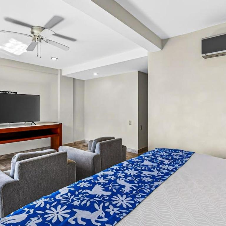 Partial ocean-view suite with 3 pools, hot tub, spa & balcony - Vacation Home - 10