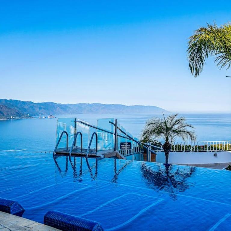 Partial ocean-view suite with 3 pools, hot tub, spa & balcony - Vacation Home - 44
