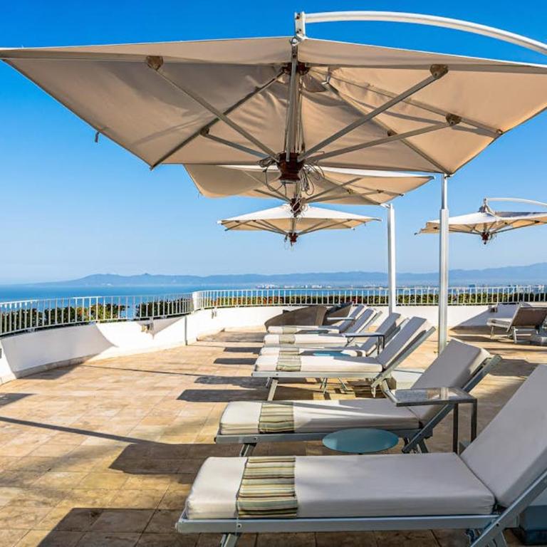 Partial ocean-view suite with 3 pools, hot tub, spa & balcony - Vacation Home - 35