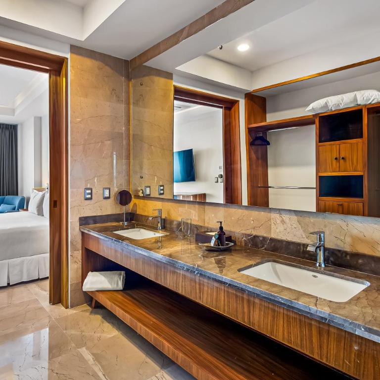 Stunning Oceanfront Apartment with Breathtaking Views and Luxurious Amenities - Casa - 22