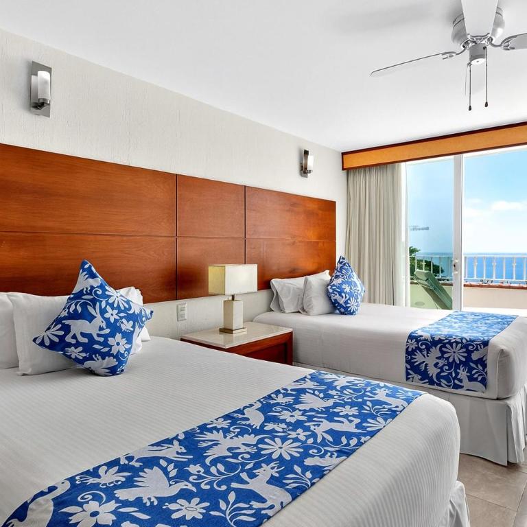 Relaxing coastal escape with panoramic views, pool, hot tub & sunny terrace - Vacation Home - 14