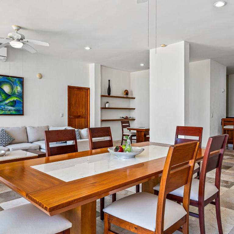 Stylish suite with WiFi, hot tub, gym access, heated pool & terraces - Casa - 5