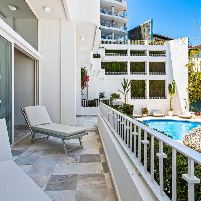 Stylish suite with WiFi, hot tub, gym access, heated pool & terraces - Casa - 24